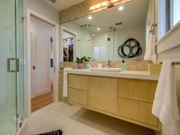 San Diego Beach Communities North Home 1007417