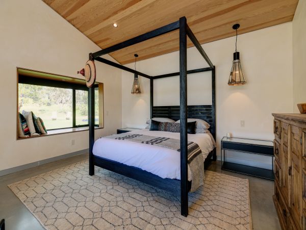Eight Bedroom Luxury Estate