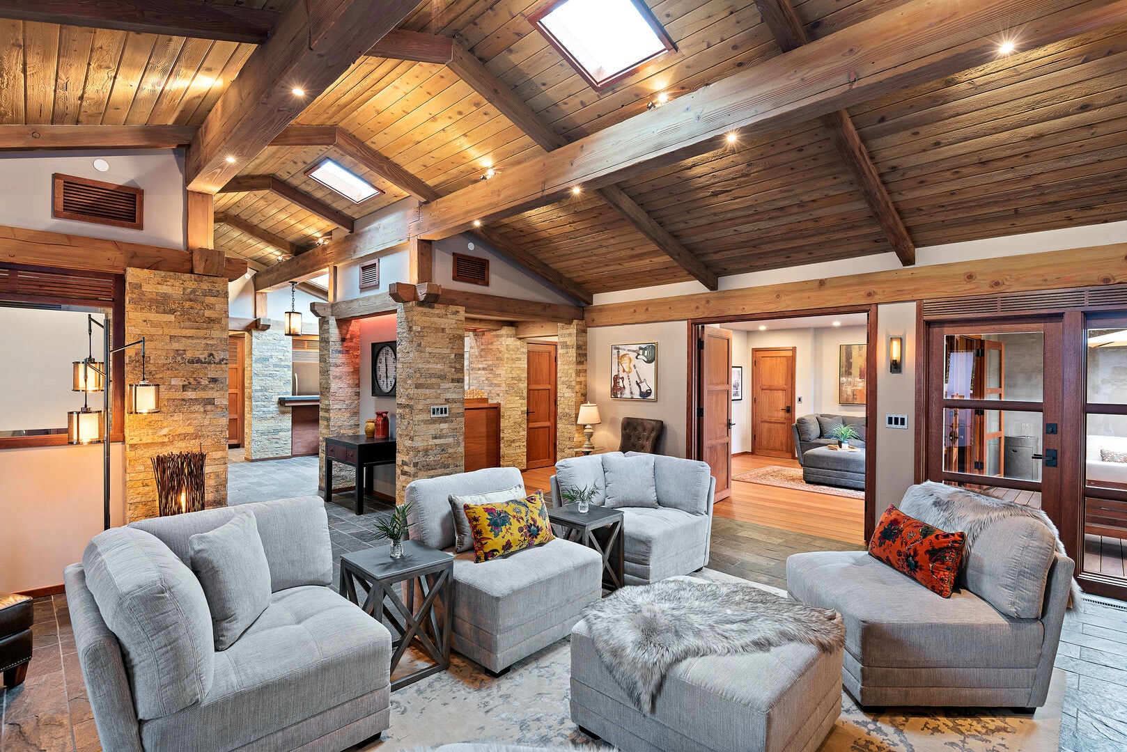 Montecito Lovely 4 Bedroom Vacation Home with Pool