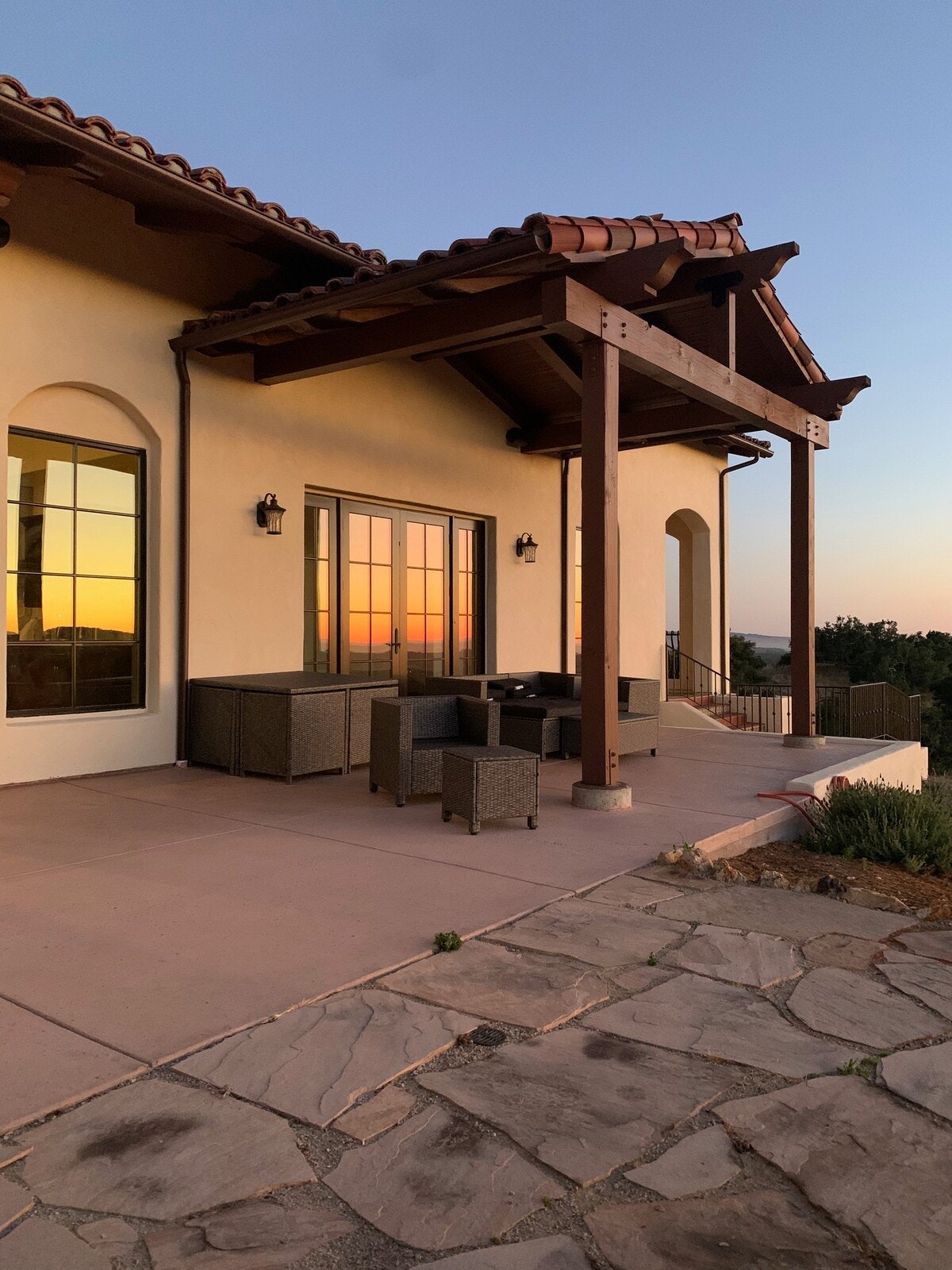 Santa Barbara County Home 1007431