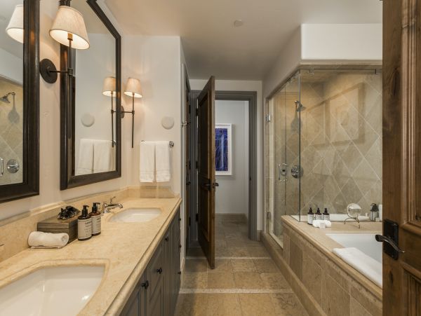 Vail 3 Bedroom Vacation Rental Ski In/ Ski Out
