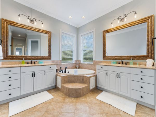 Sarasota Vacation Rental - Walk to Beach - 4 Bedrooms