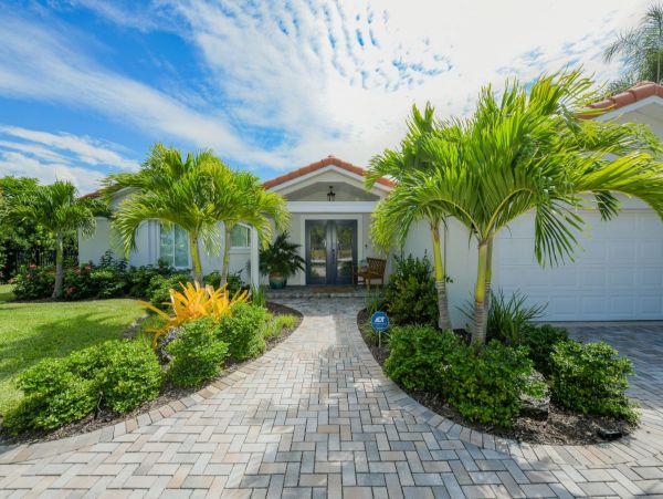 Canal Front Four Bedroom Vacation Home in Holmes Beach