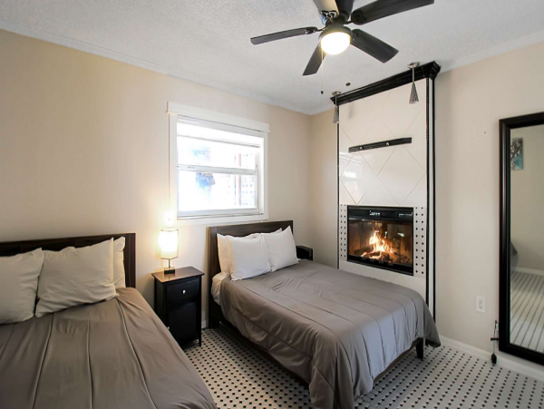 Canal Front Vacation Pool Home in Bradenton Sleeps 10 Guests
