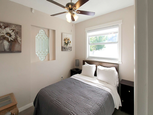 Canal Front Vacation Pool Home in Bradenton Sleeps 10 Guests