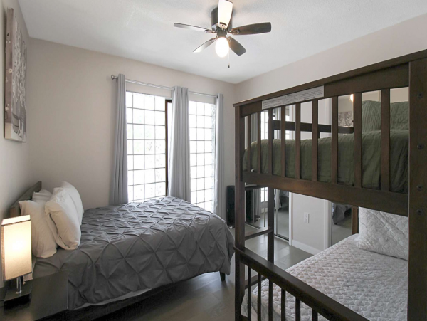 Canal Front Vacation Pool Home in Bradenton Sleeps 10 Guests