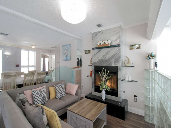 Canal Front Vacation Pool Home in Bradenton Sleeps 10 Guests