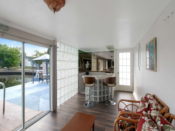 Canal Front Vacation Pool Home in Bradenton Sleeps 10 Guests