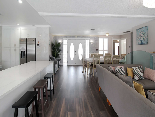 Canal Front Vacation Pool Home in Bradenton Sleeps 10 Guests