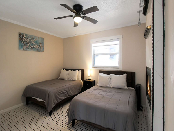 Canal Front Vacation Pool Home in Bradenton Sleeps 10 Guests
