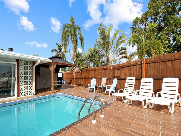 Canal Front Vacation Pool Home in Bradenton Sleeps 10 Guests