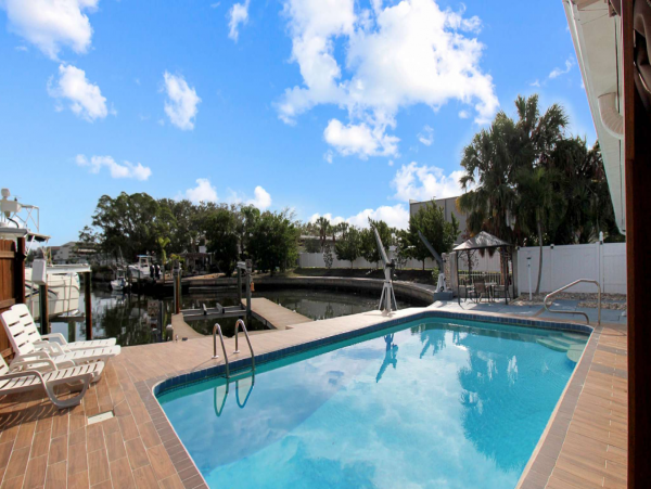 Canal Front Vacation Pool Home in Bradenton Sleeps 10 Guests