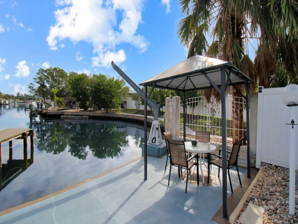 Canal Front Vacation Pool Home in Bradenton Sleeps 10 Guests