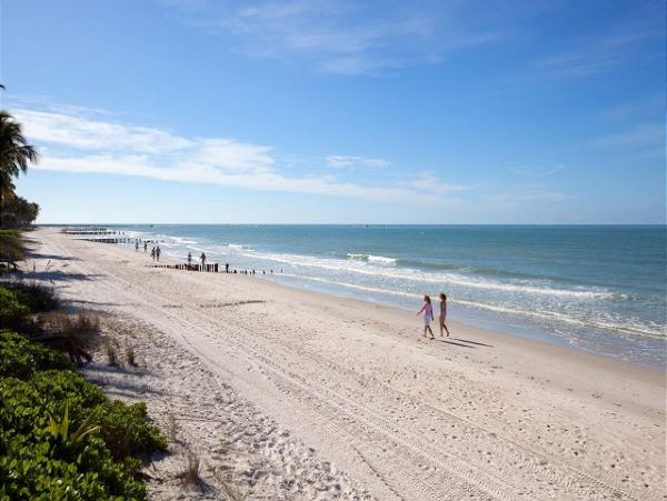 Naples Walk to Beach Two Bedroom Vacation Condo Sleeps 4