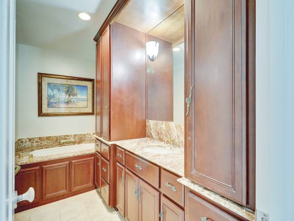 Gorgeous Vacation Pool Home in Sea Pines - Walk to Beach