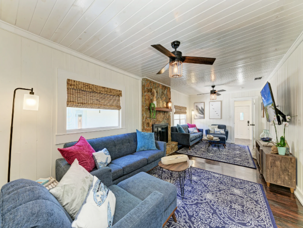 Bradenton 3 Bedroom Home with Boat Dock Sleeps 8