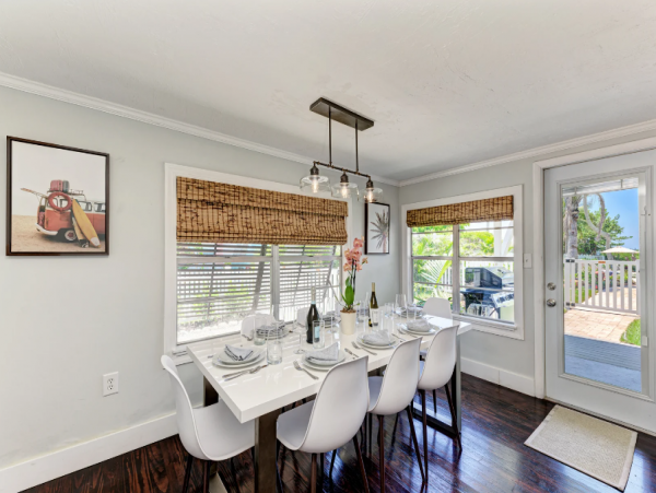 Bradenton 3 Bedroom Home with Boat Dock Sleeps 8