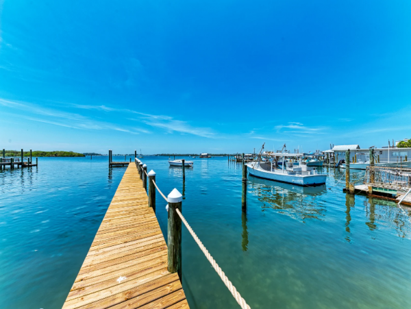 Bradenton 3 Bedroom Home with Boat Dock Sleeps 8