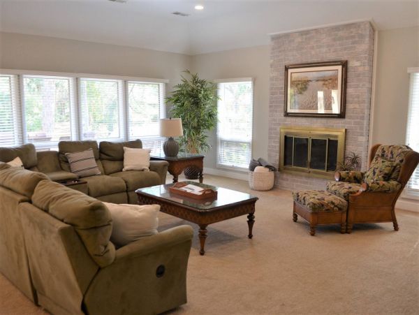 7-9 Min Walk to Beach Four Bedroom Pool Home in Hilton Head