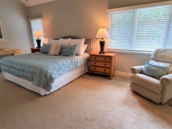 7-9 Min Walk to Beach Four Bedroom Pool Home in Hilton Head