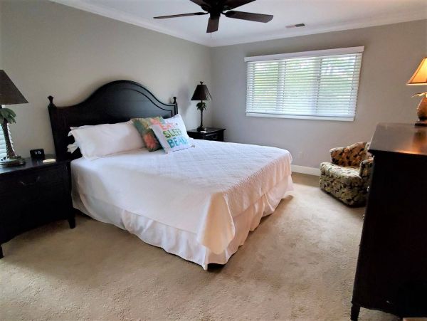 7-9 Min Walk to Beach Four Bedroom Pool Home in Hilton Head