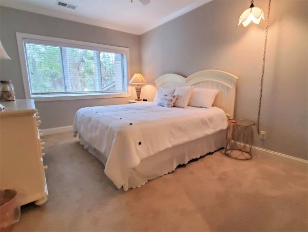 7-9 Min Walk to Beach Four Bedroom Pool Home in Hilton Head