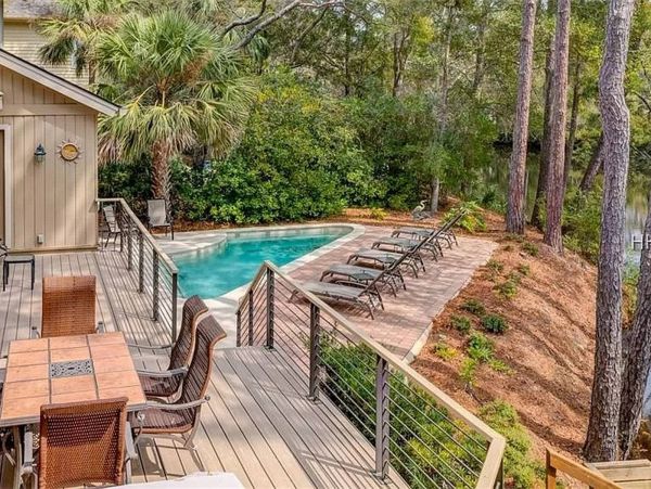 7-9 Min Walk to Beach Four Bedroom Pool Home in Hilton Head