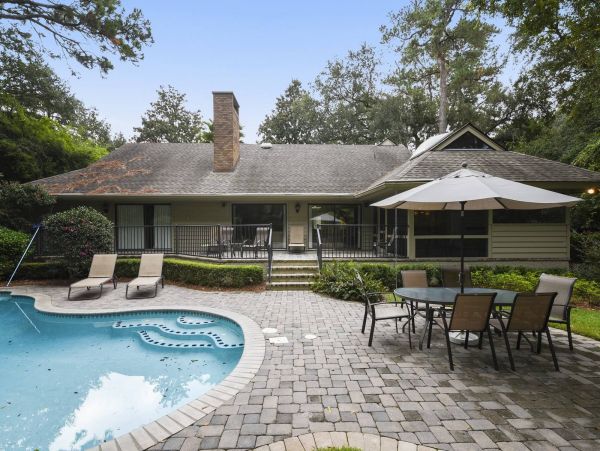 Walk to Beach Vacation Home With Four Bedroom in Hilton Head