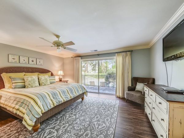 Walk to Beach Vacation Home With Four Bedroom in Hilton Head