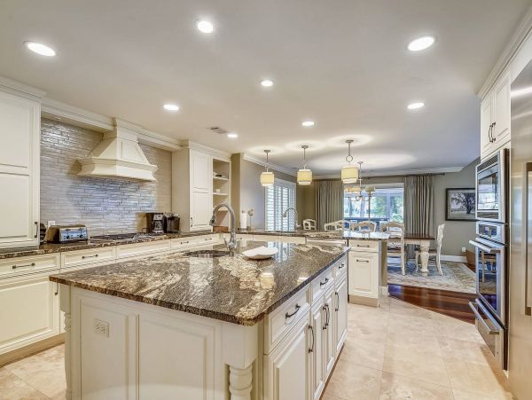 Walk to Beach Vacation Home With Four Bedroom in Hilton Head