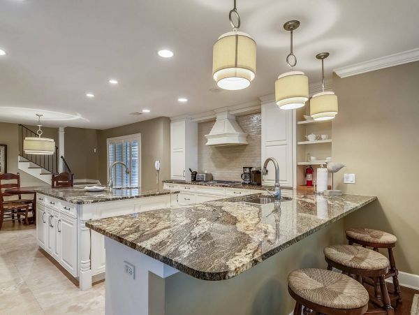 Walk to Beach Vacation Home With Four Bedroom in Hilton Head