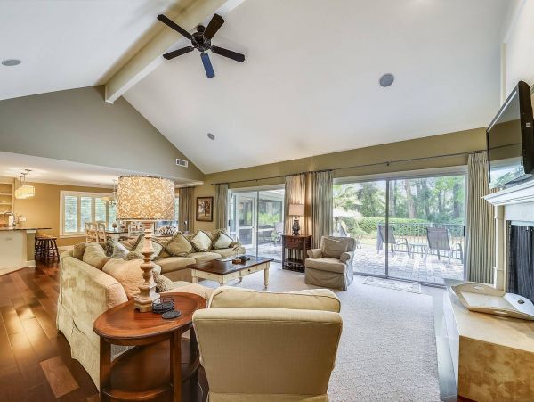 Walk to Beach Vacation Home With Four Bedroom in Hilton Head