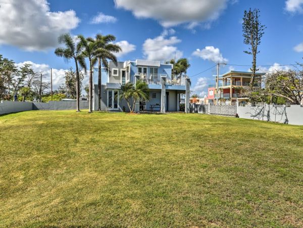 Walk to Beach Vega Baja Vacation Home Three Bedroom