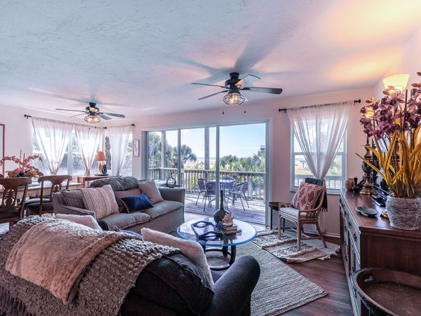 Two Bedroom Condo Directly on the Beach