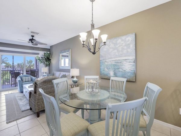 Charming Marco Island 2 Bedroom Condo Sleeps 6 Communal Pool