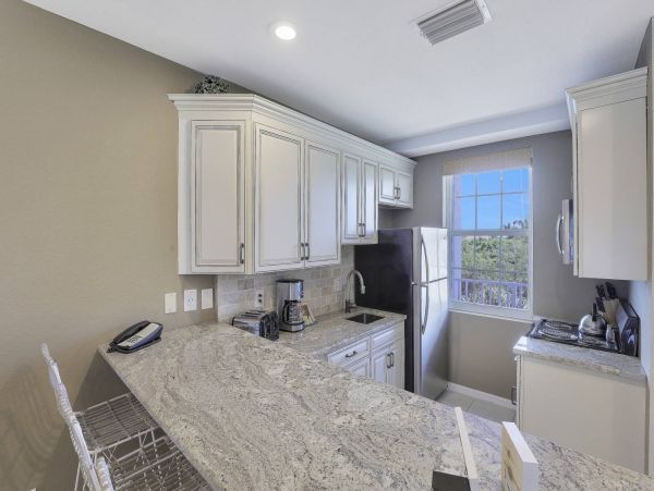 Charming Marco Island 2 Bedroom Condo Sleeps 6 Communal Pool