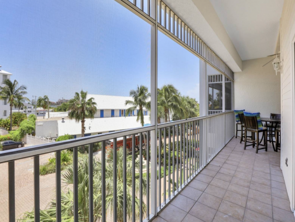 Charming Marco Island 2 Bedroom Condo Sleeps 6 Communal Pool
