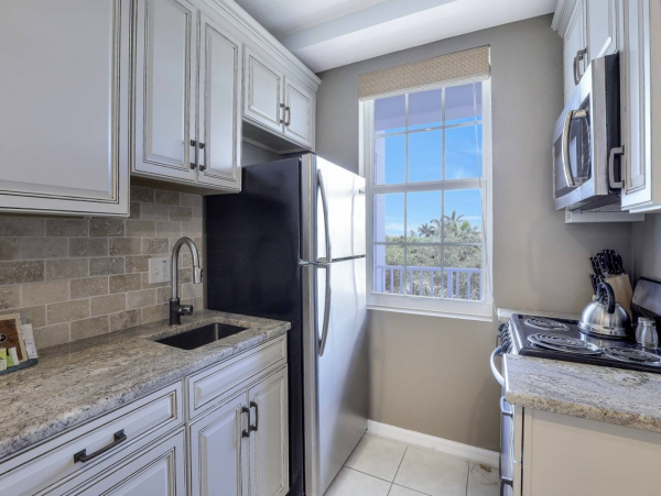 Charming Marco Island 2 Bedroom Condo Sleeps 6 Communal Pool
