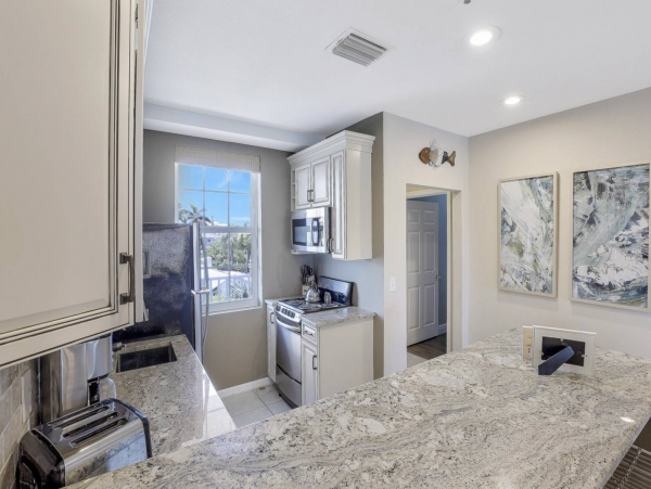 Charming Marco Island 2 Bedroom Condo Sleeps 6 Communal Pool