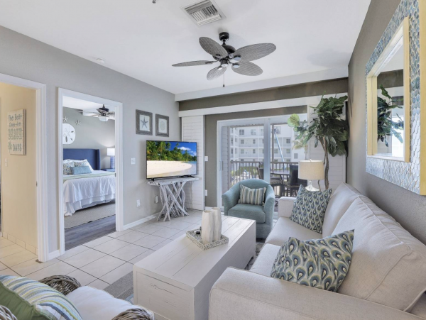 Charming Marco Island 2 Bedroom Condo Sleeps 6 Communal Pool