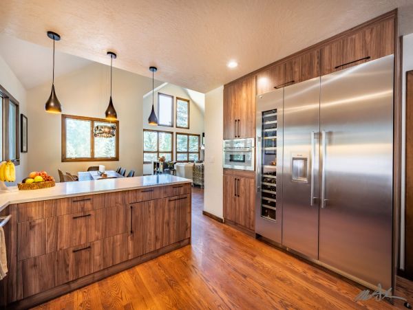 Avon Three Level Home with 5 Bedrooms Sleeps 18