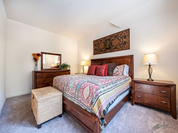 Avon Three Level Home with 5 Bedrooms Sleeps 18