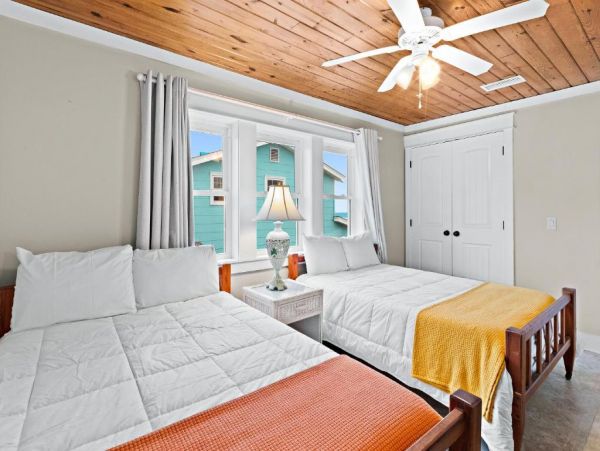 On Beach Panama City Vacation Home Seven Bedrooms Sleeps 20