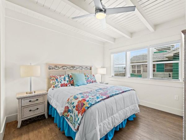 On Beach Panama City Vacation Home Seven Bedrooms Sleeps 20