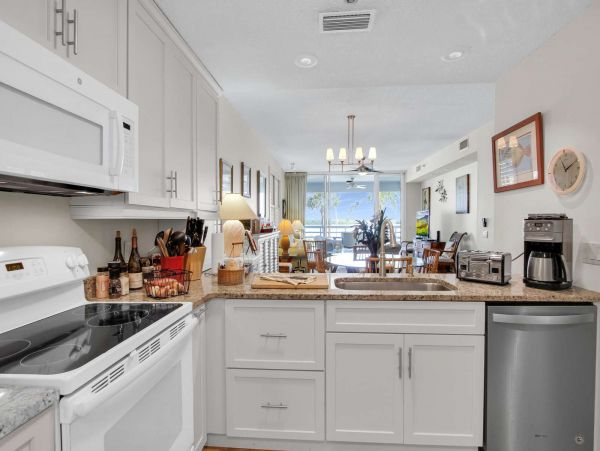 Bay View Vacation Condo in Longboat Key 2 Bedrooms Sleeps 4