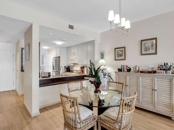 Bay View Vacation Condo in Longboat Key 2 Bedrooms Sleeps 4