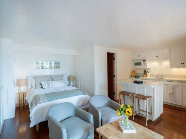 Santa Barbara 4 Bedroom Home Spectacular City & Ocean Views