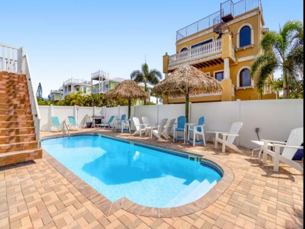 Bradenton Beach 2 Bedroom Condo Walk to Beach Sleeps 6