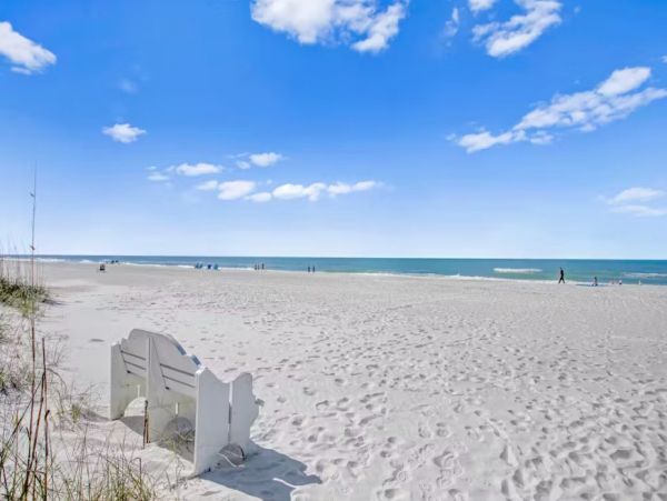 Bradenton Beach 2 Bedroom Condo Walk to Beach Sleeps 6