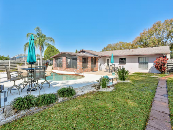 Sarasota Vacation Home Three Bedrooms with Pool Sleeps Six
